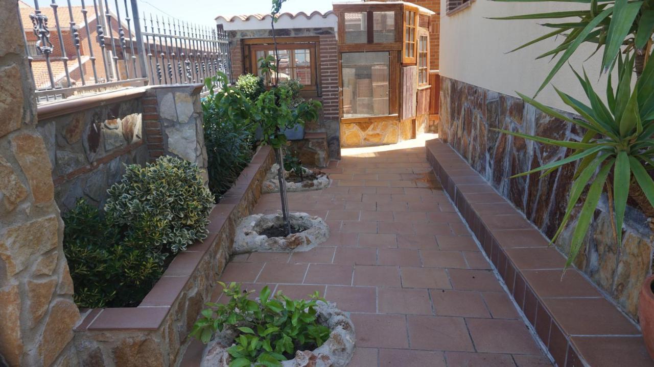 Chalet Relax Luxury Navas del Rey Exterior photo