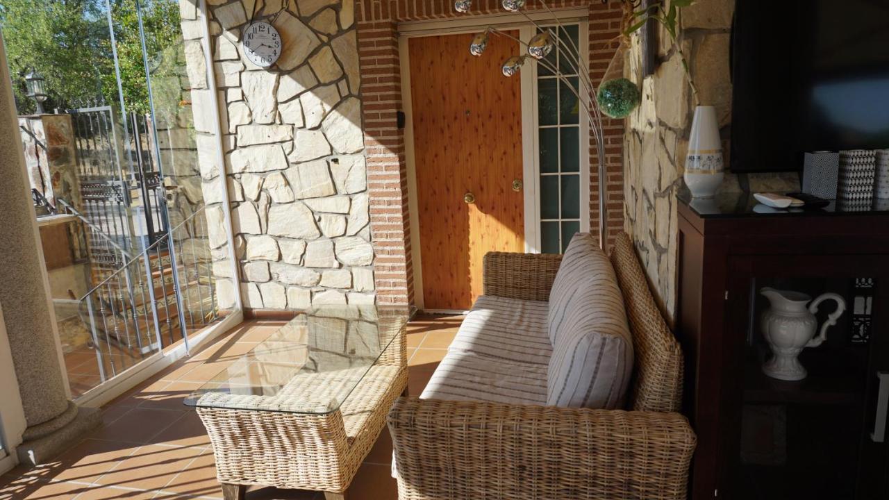 Chalet Relax Luxury Navas del Rey Exterior photo
