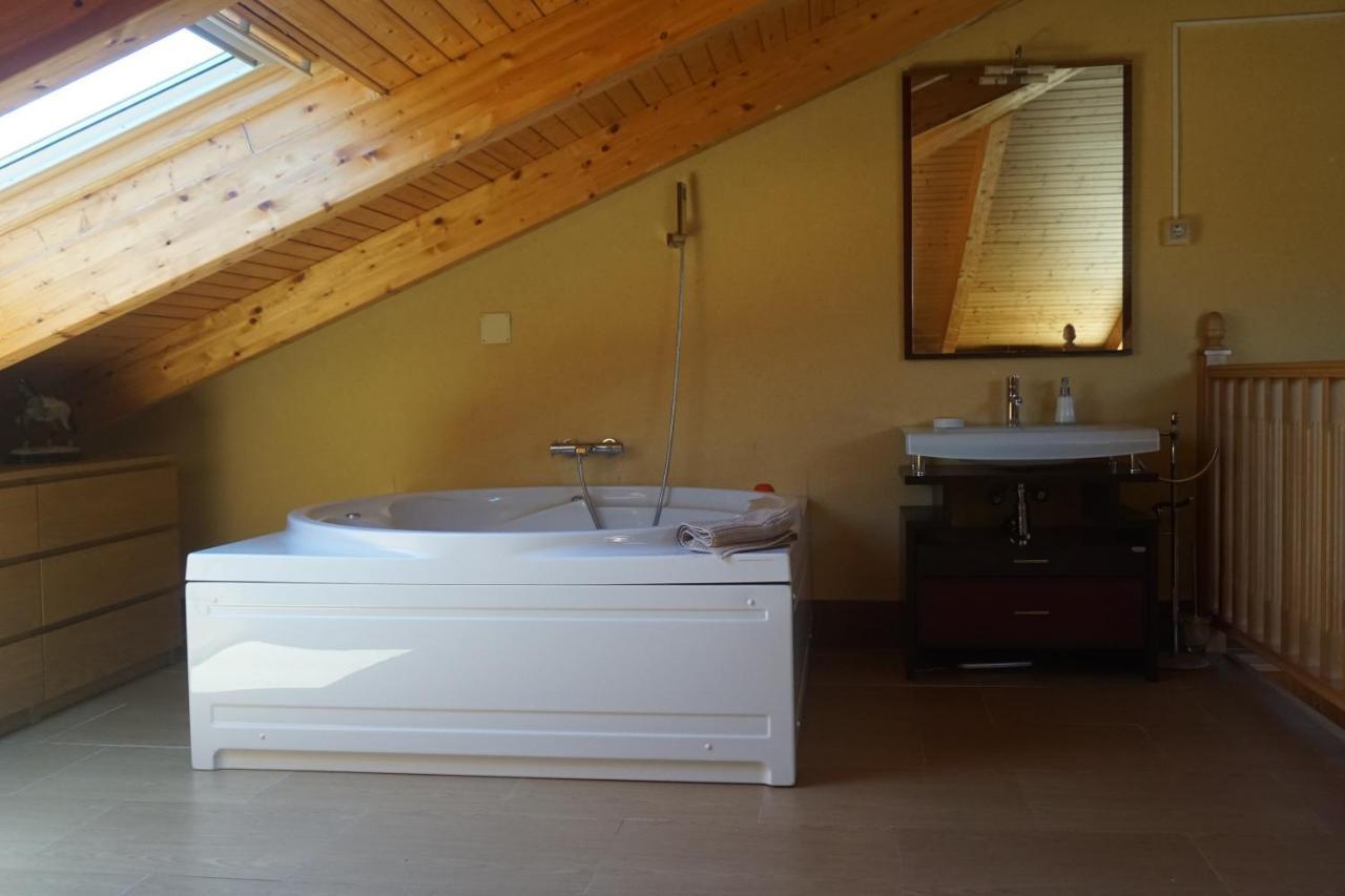 Chalet Relax Luxury Navas del Rey Exterior photo