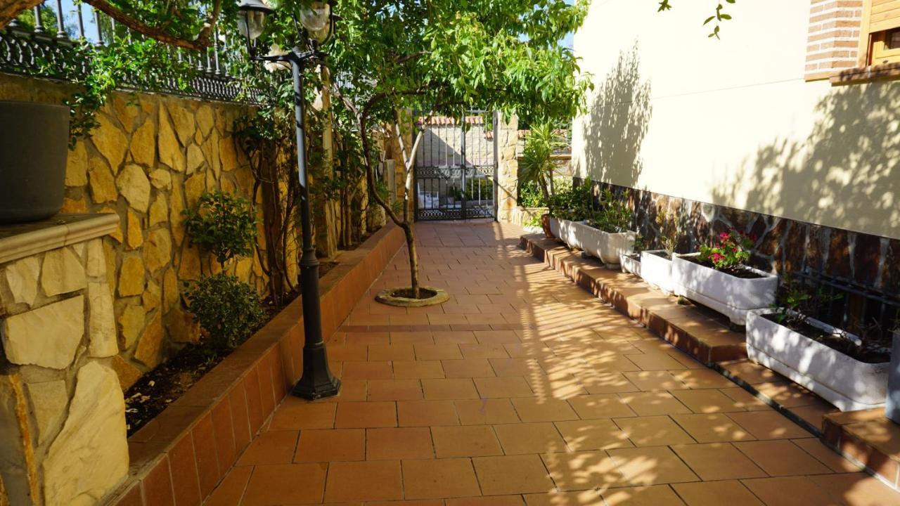 Chalet Relax Luxury Navas del Rey Exterior photo